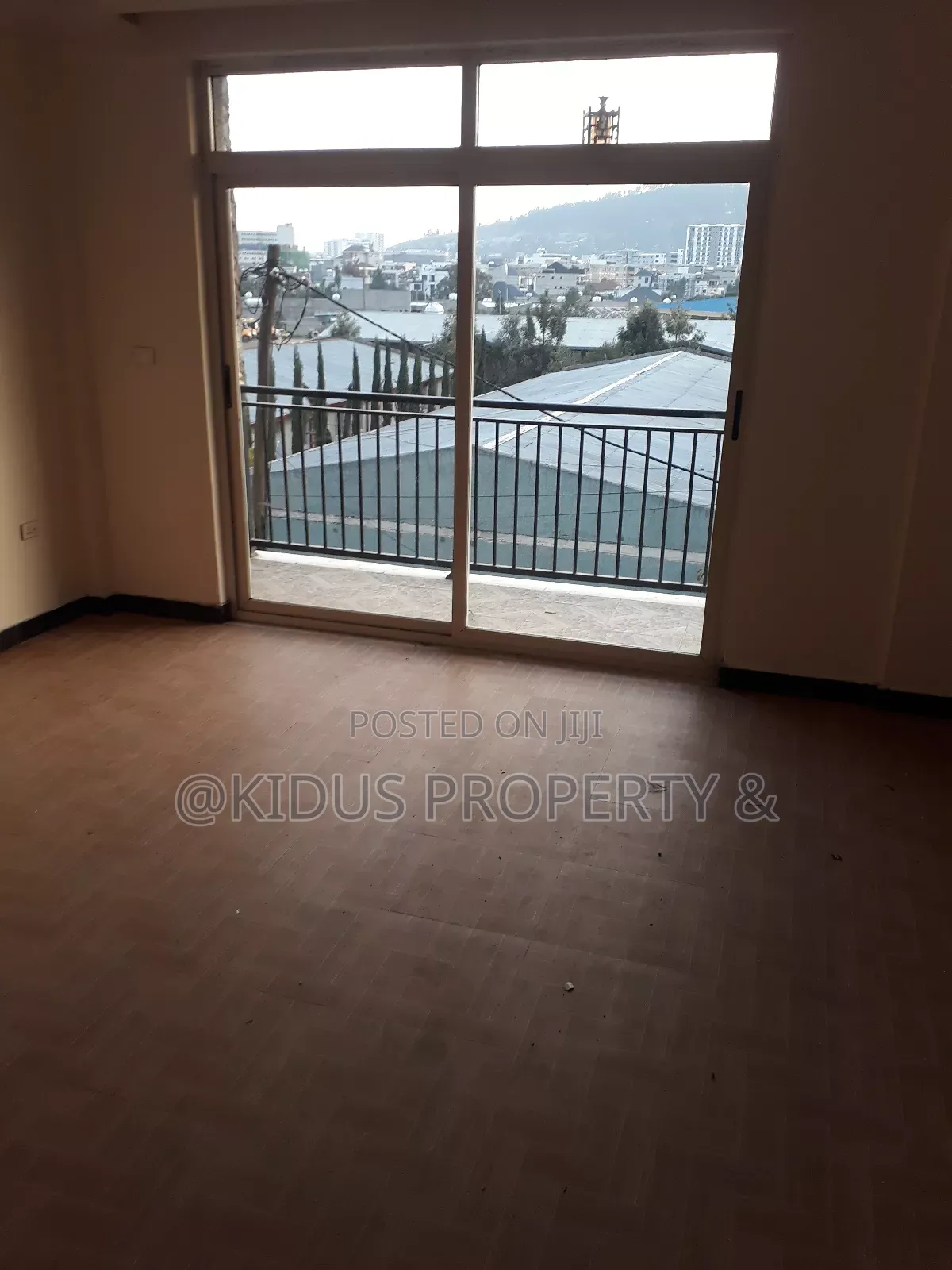 6bdrm House in Jemo 1, Nifas Silk-Lafto for rent