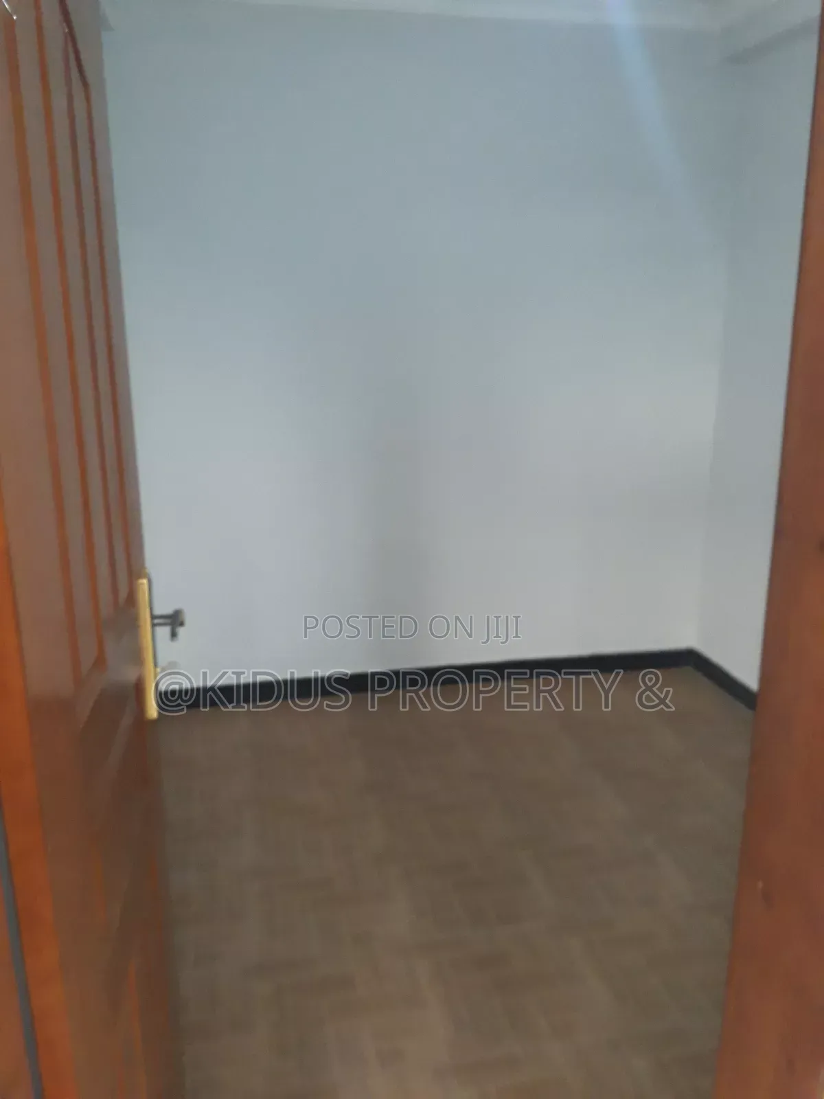 6bdrm House in Jemo 1, Nifas Silk-Lafto for rent