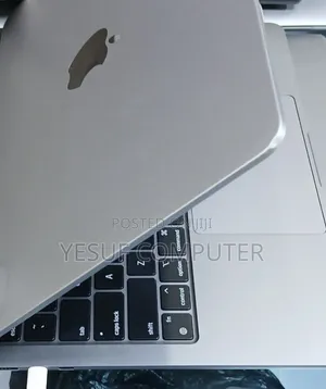 New Laptop Apple MacBook Air 2022 M2 8GB Apple M2 SSD 256GB