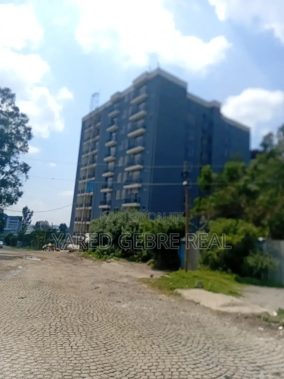 ለሱቅ ለቢሮ እንዲሁም ለካፌ ና ሬስቶራንት በፈለጉት ስፋት በመግዛት ንግድዎን ያስፋፉ!