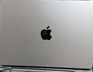 Photo - New Laptop Apple MacBook Air 2022 M2 8GB Intel Core i5 SSD 256GB