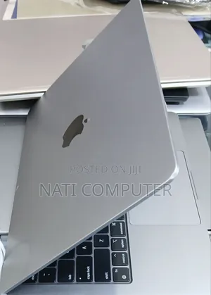 New Laptop Apple MacBook Air 2022 M2 8GB Intel Core i5 SSD 256GB