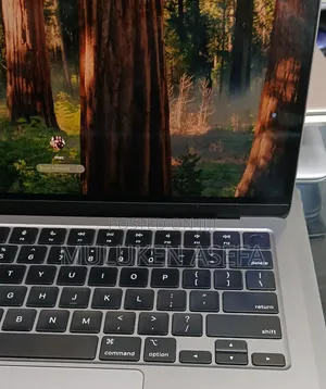 Photo - New Laptop Apple MacBook Air 2022 M2 8GB Intel Core M2 SSD 256GB