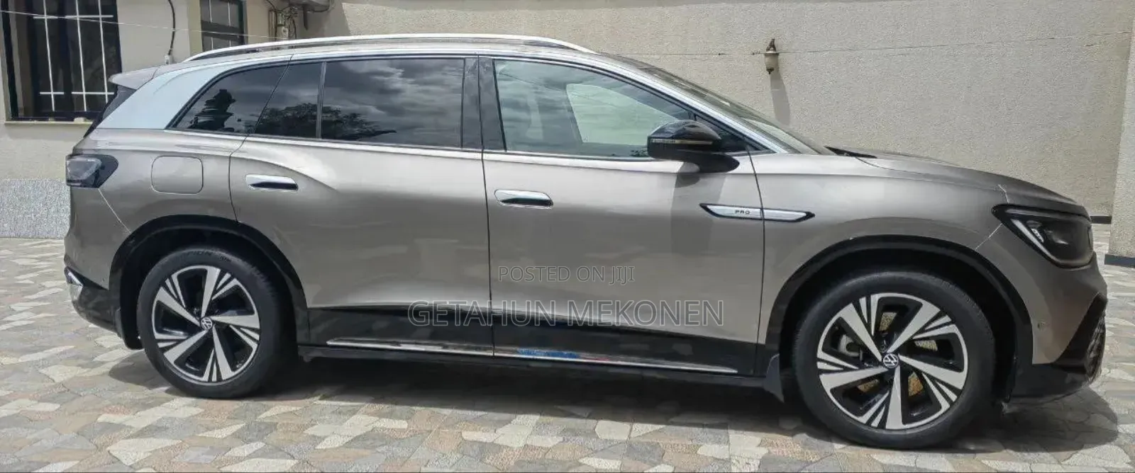 Volkswagen ID.6 2023 Gold