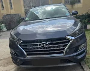 Photo - Hyundai Tucson 2018 Gray