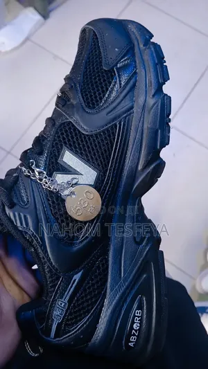 Photo - New Balance 530 Black