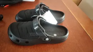 Classic Black Yukon Vista Crocs