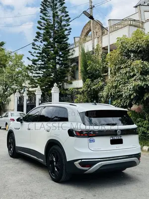 Volkswagen ID.6 2023 White