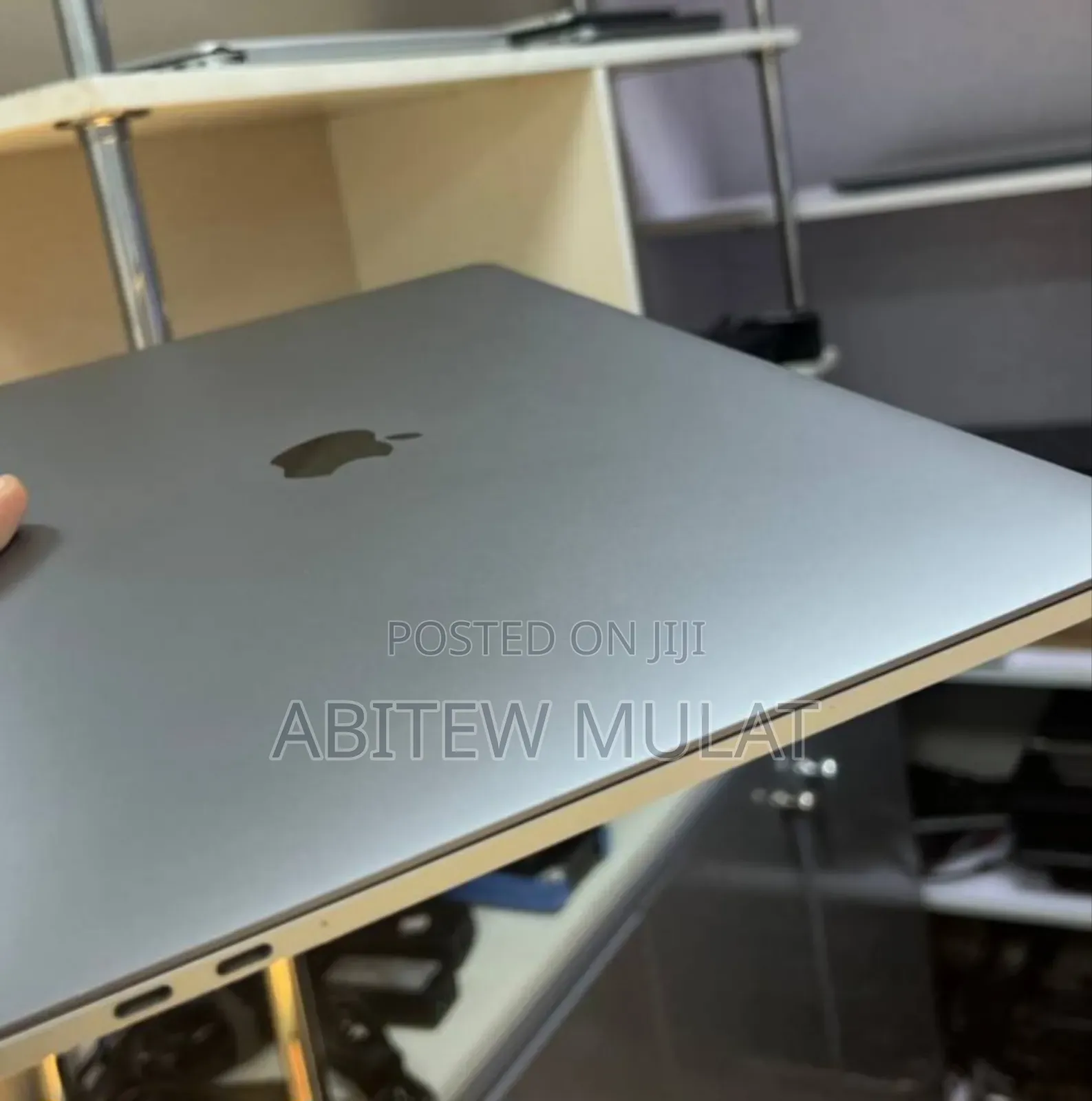 New Laptop Apple MacBook Pro 2019 32GB Intel Core I9 SSD 512GB