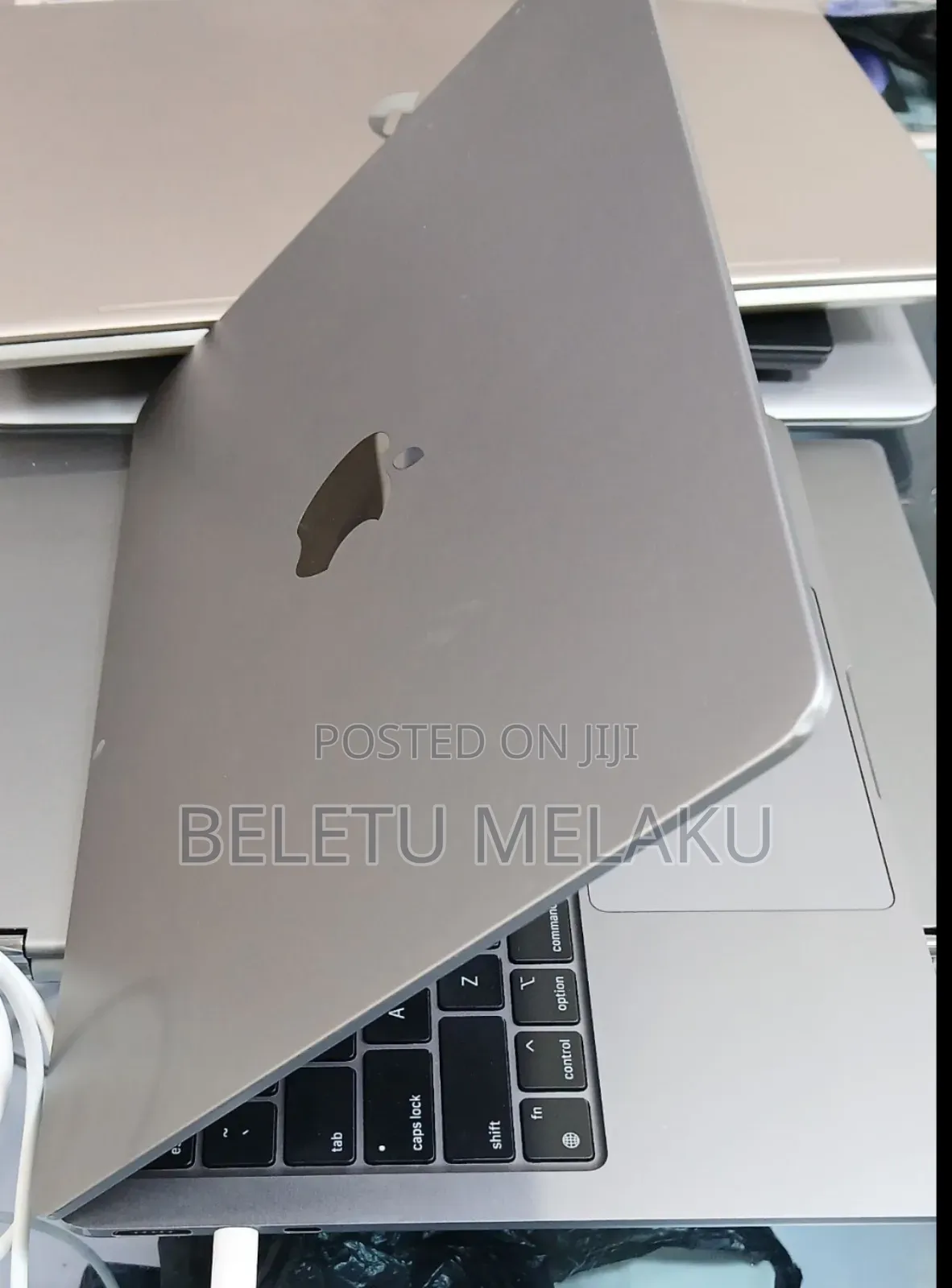 New Laptop Apple MacBook Air 2022 M2 8GB Apple M2 SSD 256GB