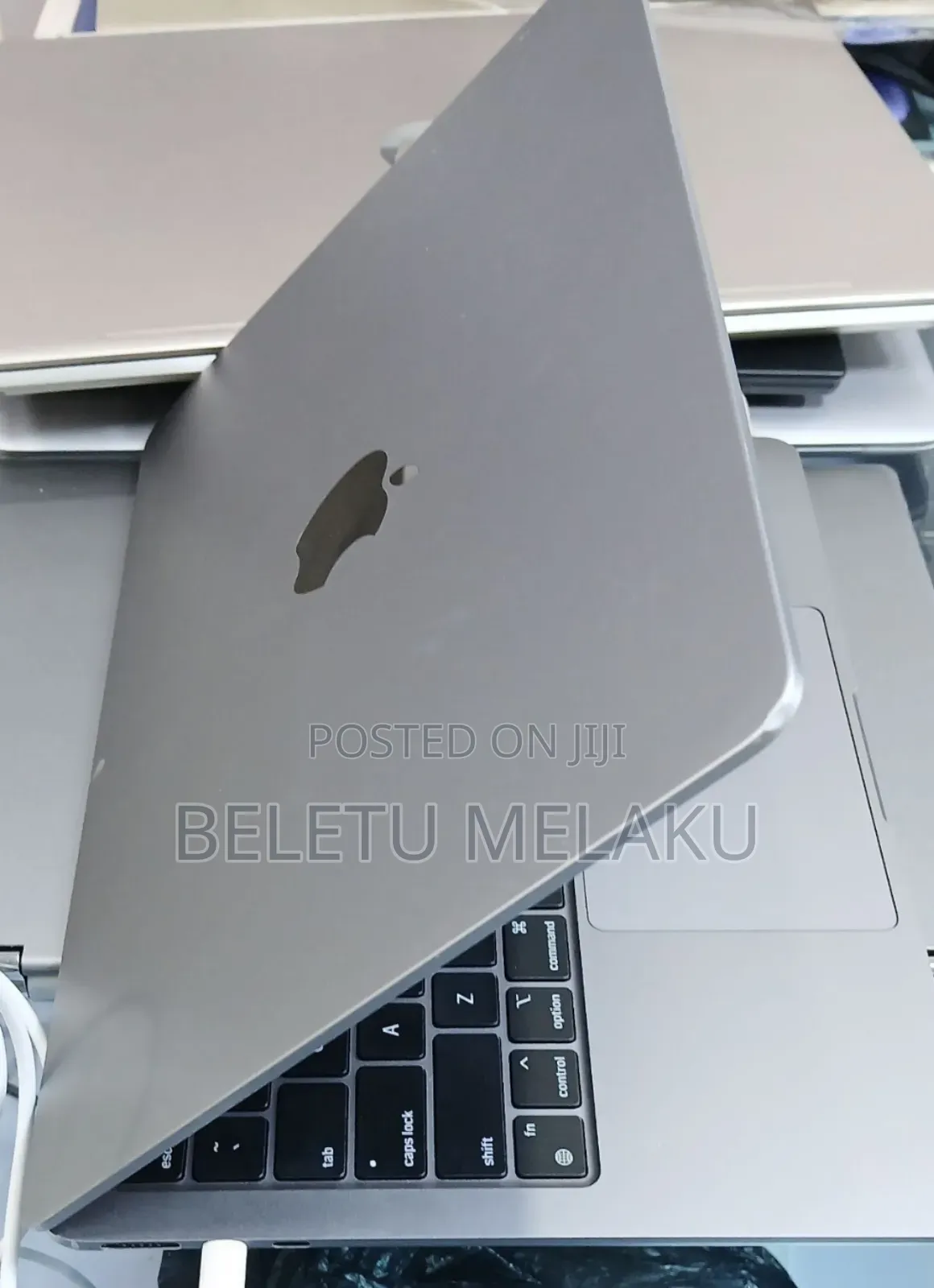 New Laptop Apple MacBook Air 2022 M2 8GB Apple M2 SSD 256GB