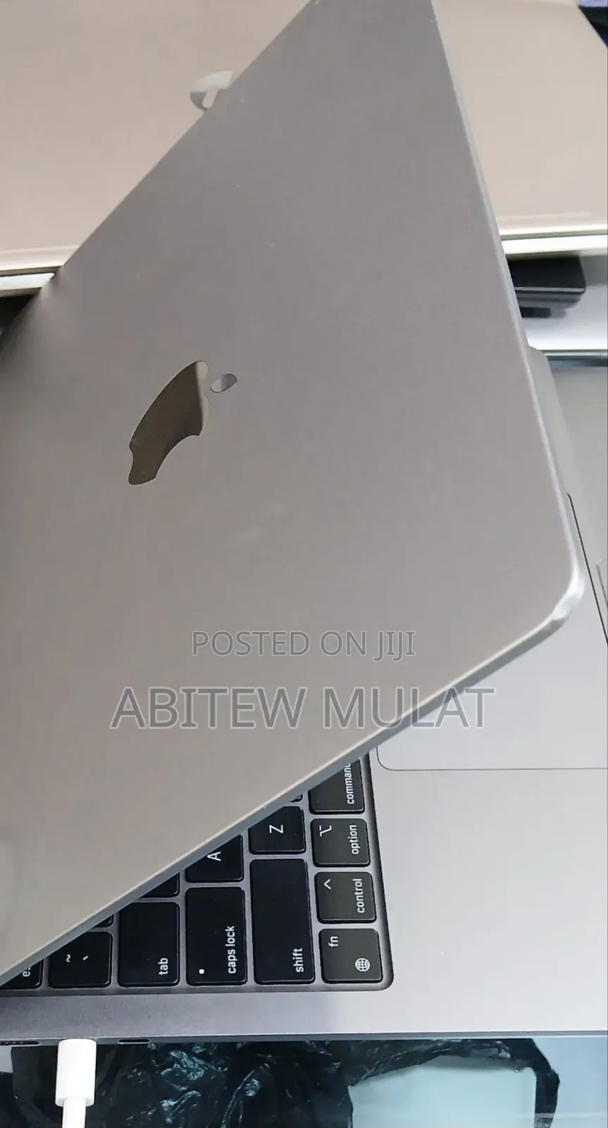 New Laptop Apple MacBook Air 2022 M2 8GB Apple M2 SSD 256GB