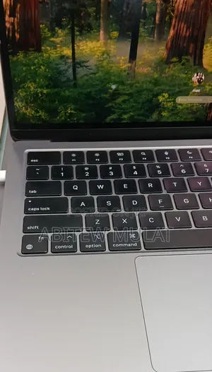 New Laptop Apple MacBook Air 2022 M2 8GB Apple M2 SSD 256GB