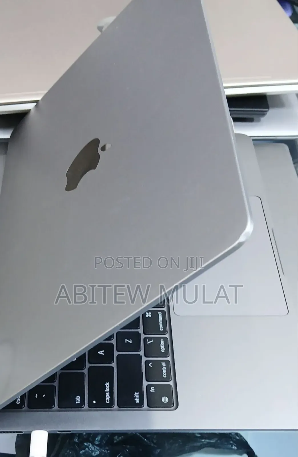 New Laptop Apple MacBook Air 2022 M2 8GB Apple M2 SSD 256GB