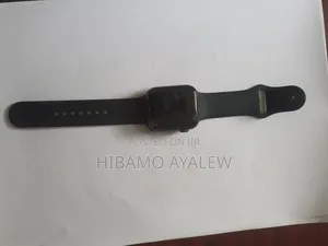 Photo - Apple Watch 5 Se