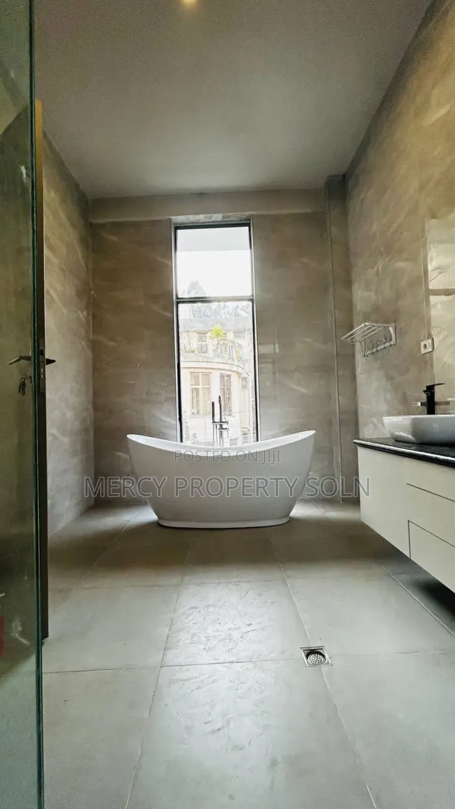 Furnished 7bdrm House in Yeka for sale