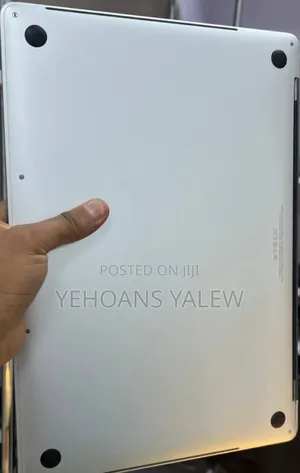 Photo - New Laptop Apple MacBook Pro 2019 32GB Intel Core I9 SSD 512GB