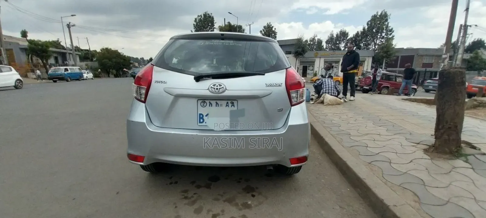 Toyota Yaris L Hatchback 5dr 2017 Silver