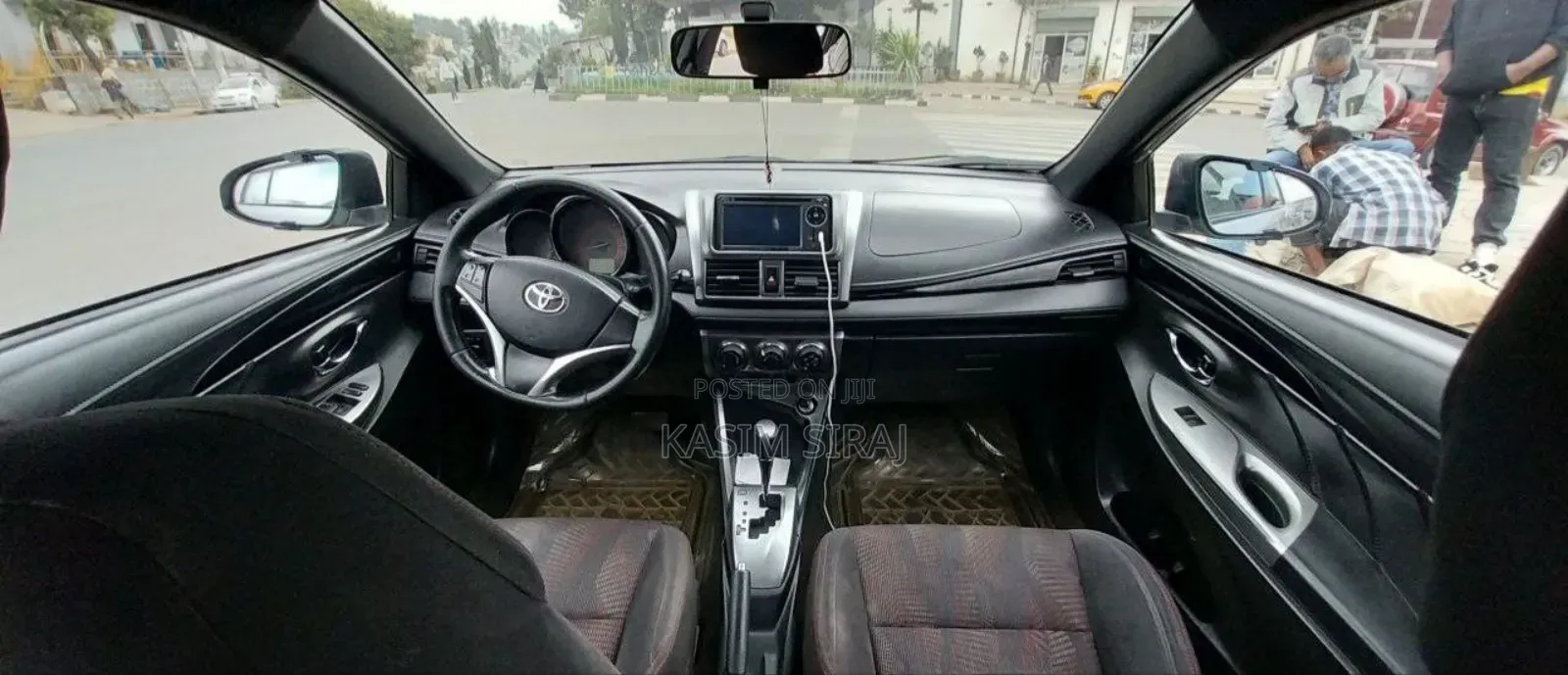 Toyota Yaris L Hatchback 5dr 2017 Silver