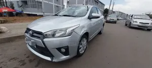 Toyota Yaris L Hatchback 5dr 2017 Silver