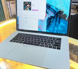 New Laptop Apple MacBook Pro 2019 32GB Intel Core I9 SSD 512GB