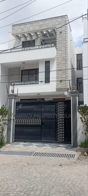 Furnished 10bdrm House in Bole for sale