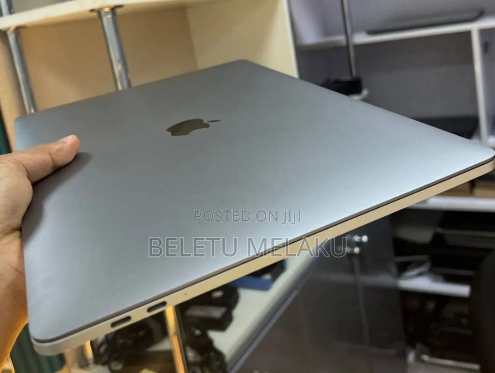 New Laptop Apple MacBook Pro 2019 32GB Intel Core I9 SSD 512GB