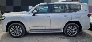 New Toyota Land Cruiser LC300 2023 Silver