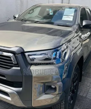 New Toyota Hilux 2024 Gold