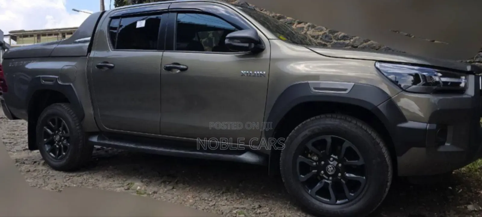 New Toyota Hilux 2024 Gold