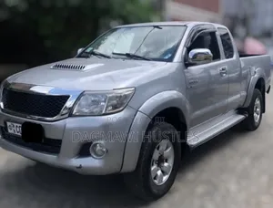Photo - Toyota Hilux 2008 Silver
