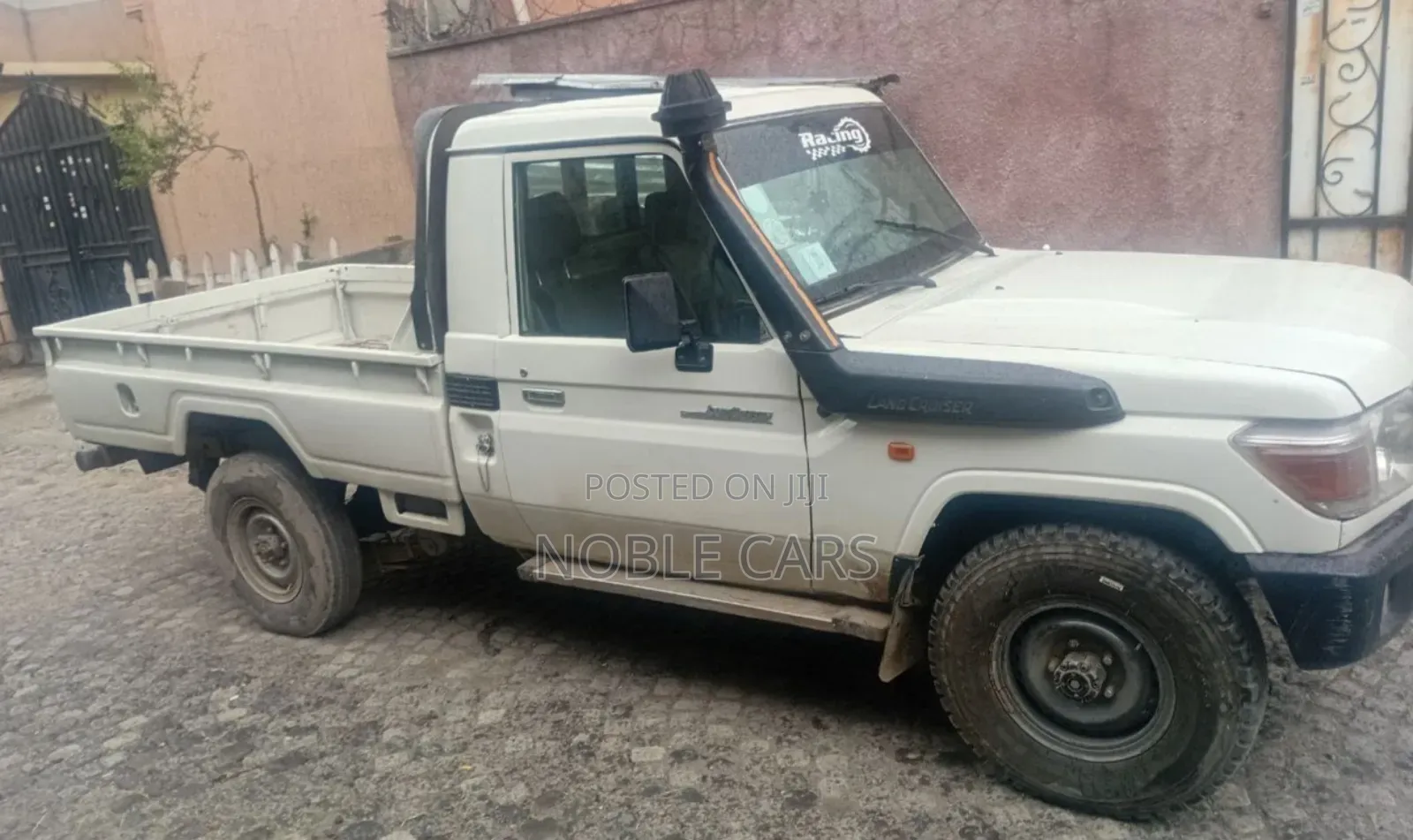 Toyota Land Cruiser 2007 White