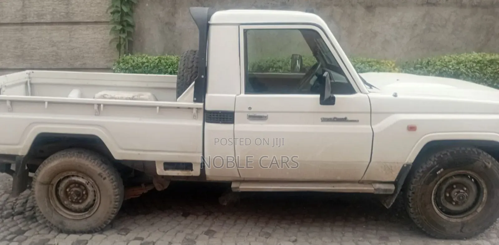 Toyota Land Cruiser 2007 White