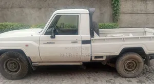 Toyota Land Cruiser 2007 White