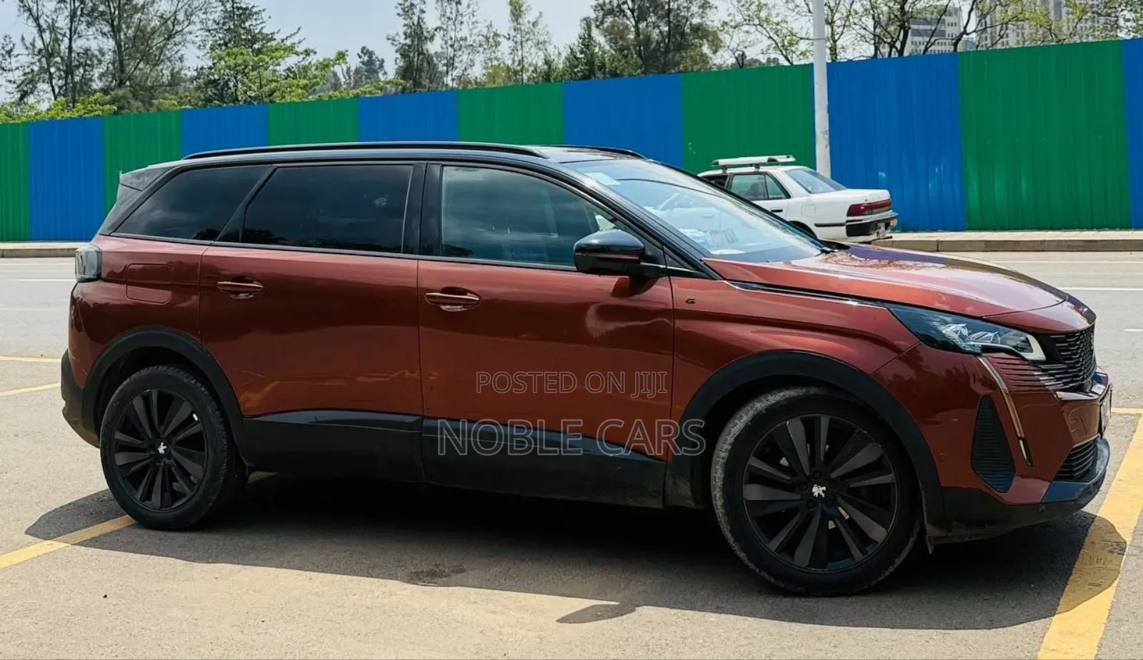 Peugeot 5008 2022 Brown