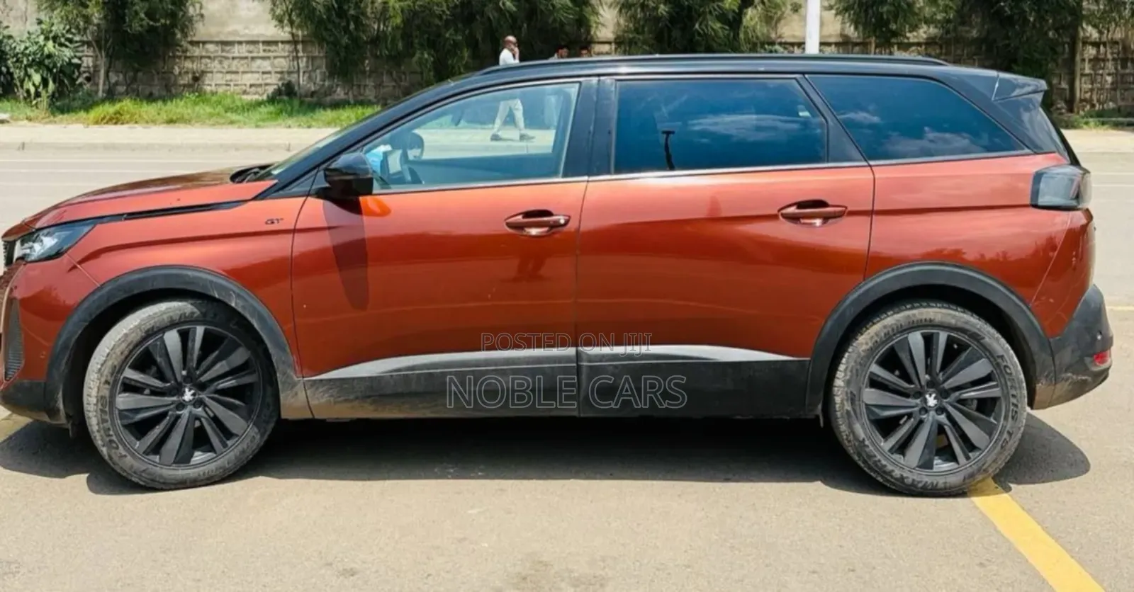 Peugeot 5008 2022 Brown