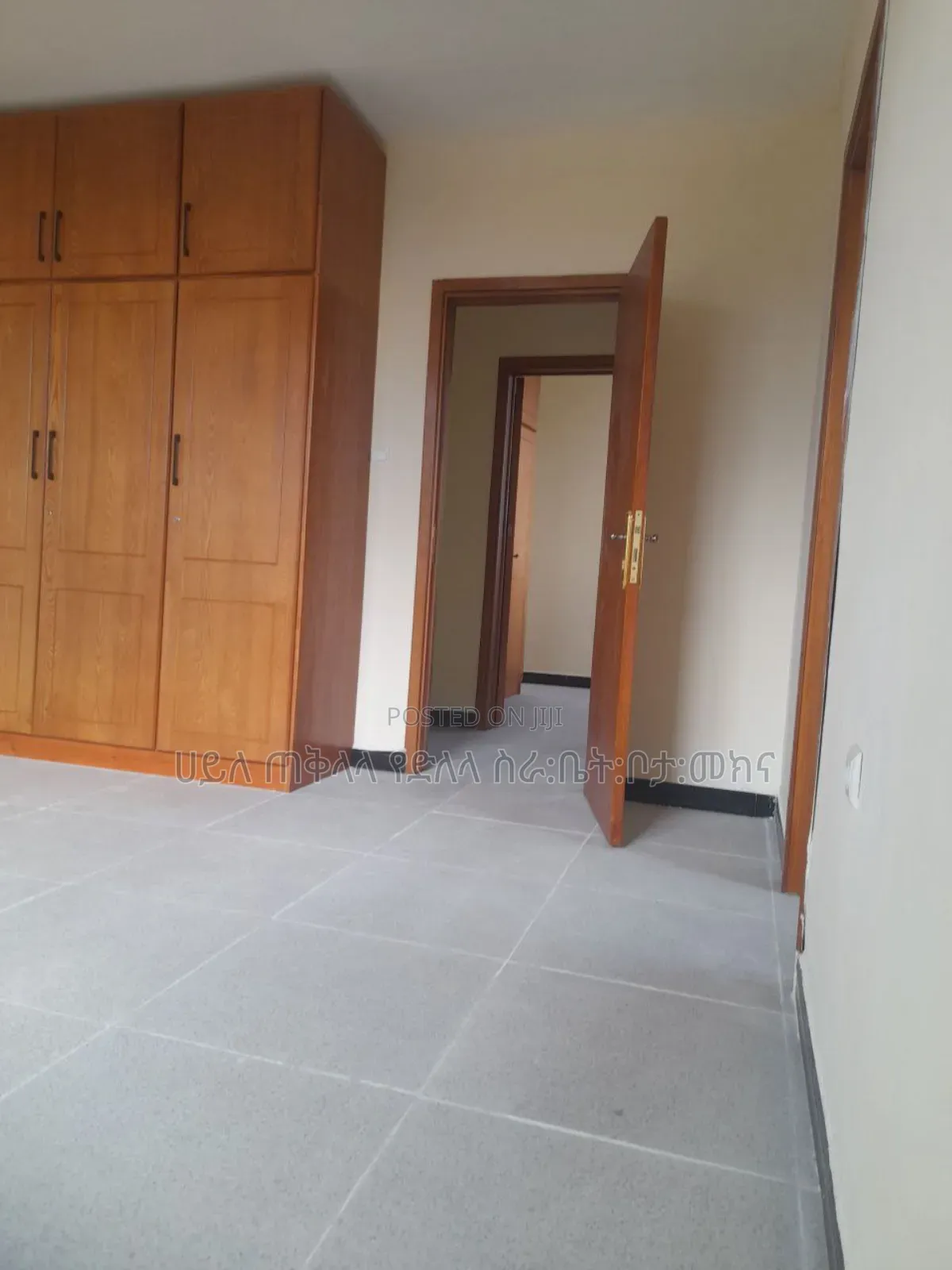 Furnished 3bdrm Apartment in አያት አካባቢ, Yeka for sale