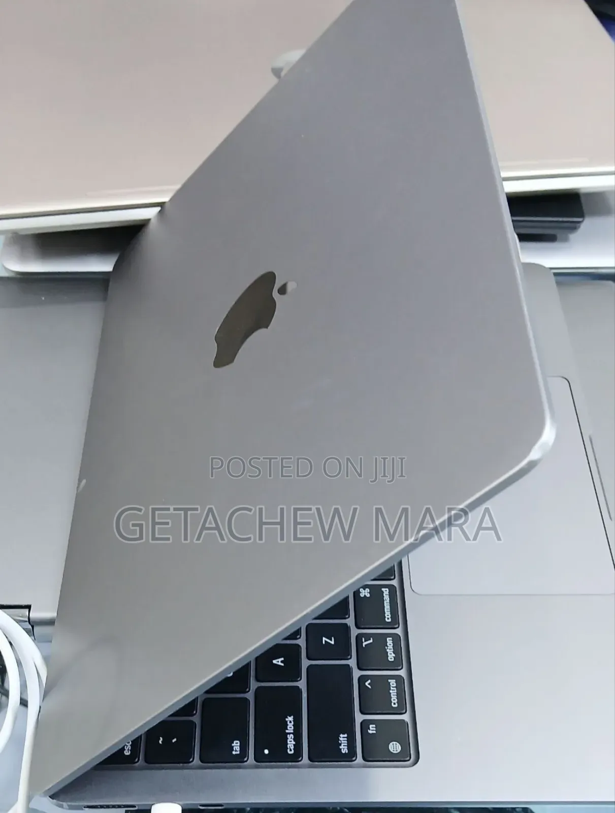 New Laptop Apple MacBook Pro 2022 M2 8GB Intel SSD 512GB