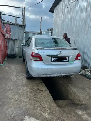 Toyota Belta 2007 Silver