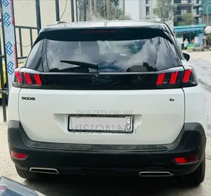Peugeot 5008 2021 White