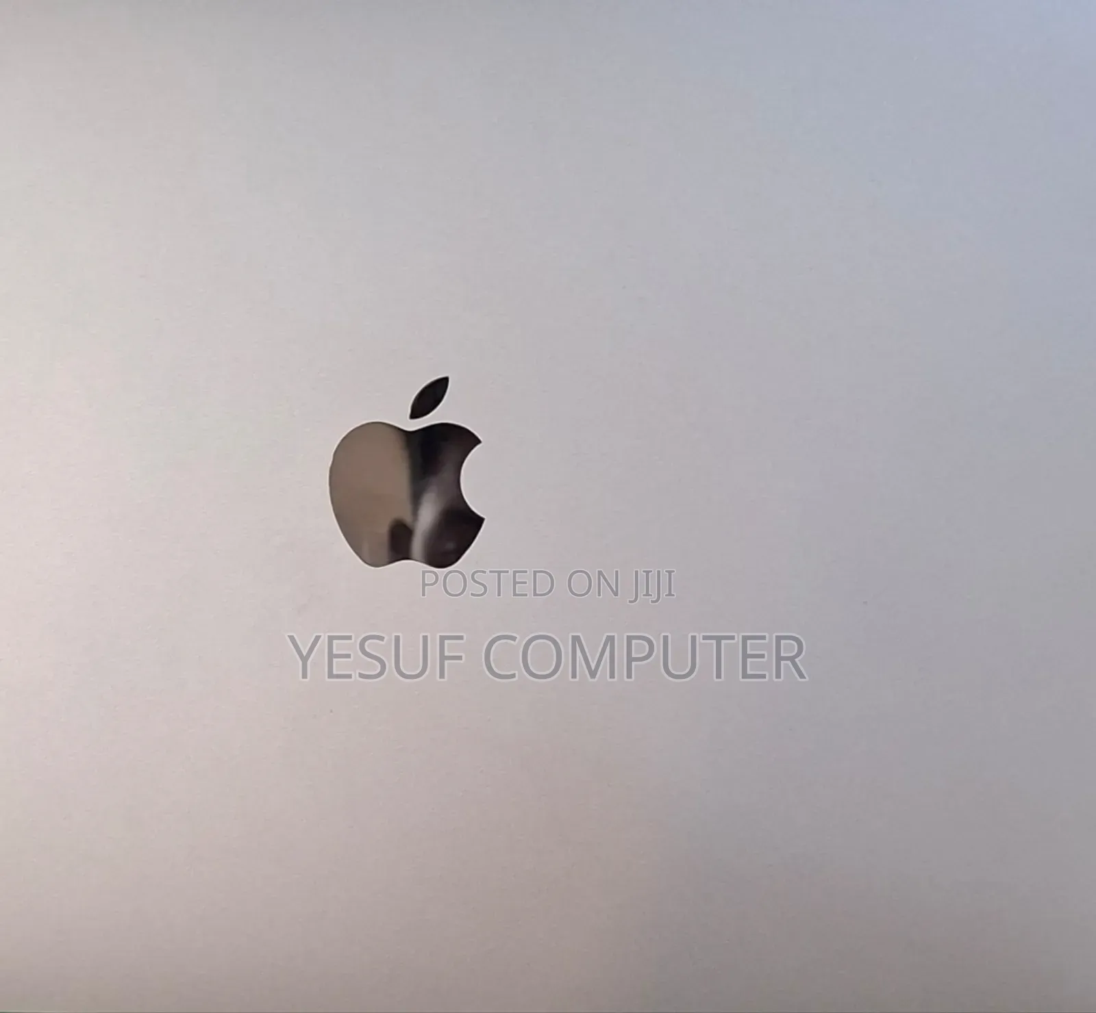 New Laptop Apple MacBook Pro 2022 M2 8GB Apple M2 SSD 512GB