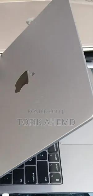 New Laptop Apple MacBook 8GB Intel Core M2 SSD 256GB