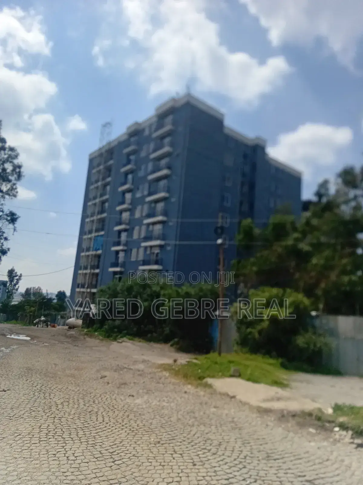 የንግድ ሱቅ 90% ግንባታ የተጠናቀቀ9 ወር የሚረከቡት *የንግድ ሱቆች ብር ቅድመ ክፍያ