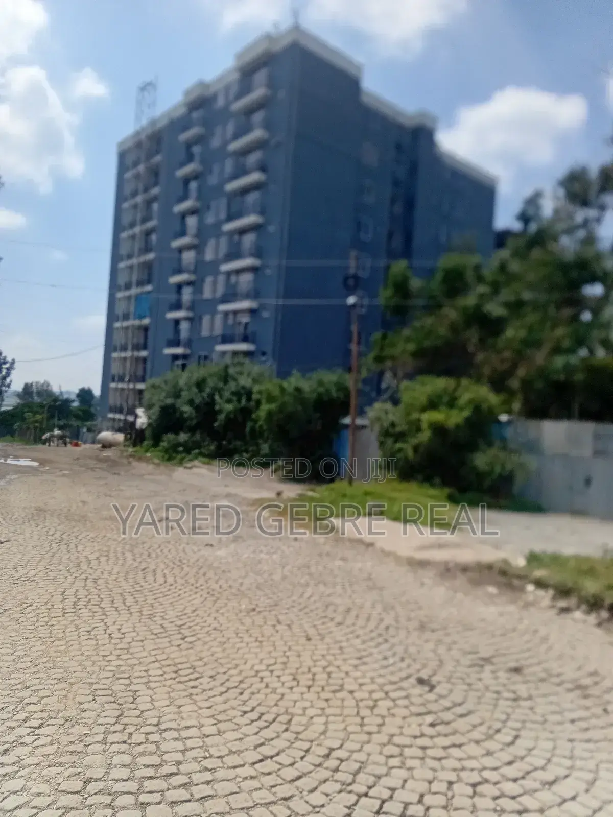 የንግድ ሱቅ 90% ግንባታ የተጠናቀቀ9 ወር የሚረከቡት *የንግድ ሱቆች ብር ቅድመ ክፍያ