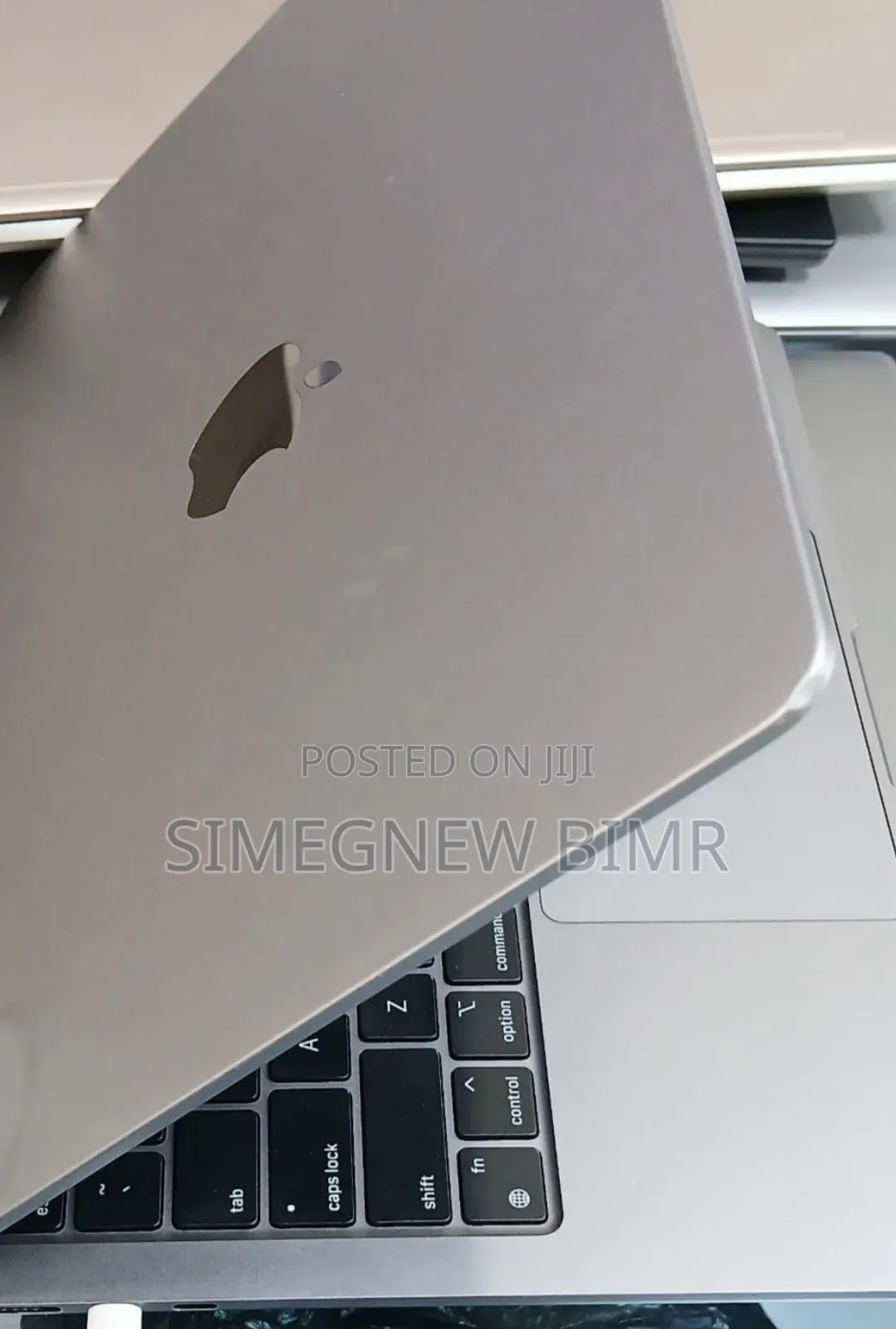 New Laptop Apple MacBook Air 2022 M2 8GB Apple M2 SSD 256GB