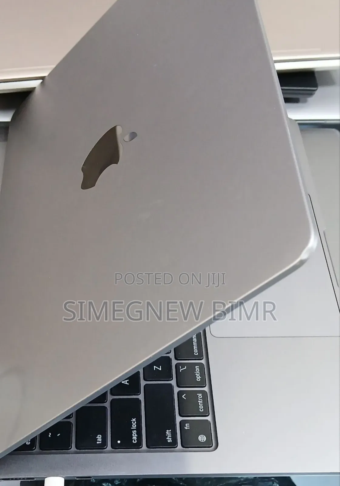 New Laptop Apple MacBook Air 2022 M2 8GB Apple M2 SSD 256GB