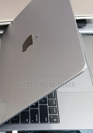 New Laptop Apple MacBook Air 2022 M2 8GB Apple M2 SSD 256GB