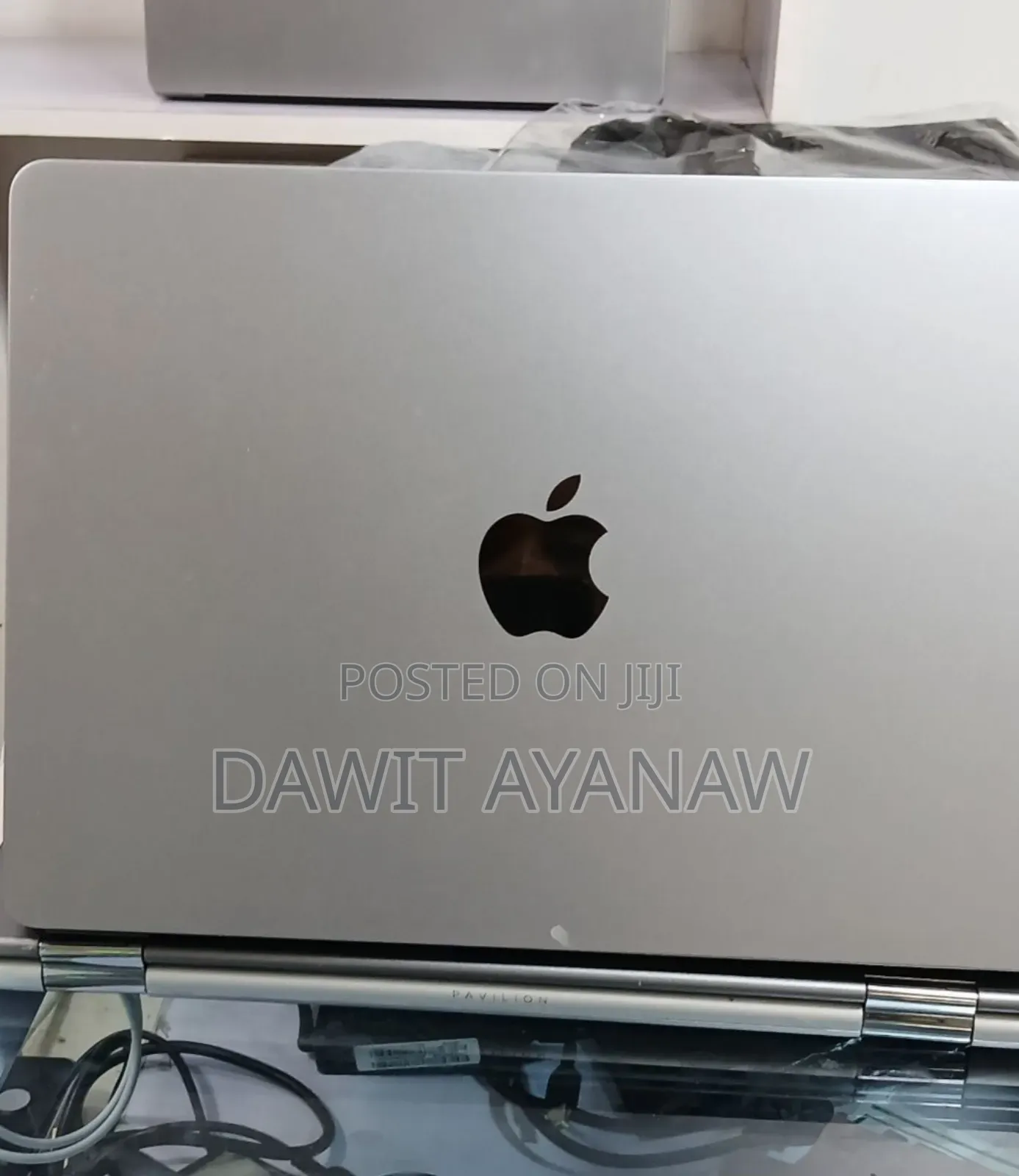 New Laptop Apple MacBook Air 2022 M2 8GB Apple M2 SSD 256GB