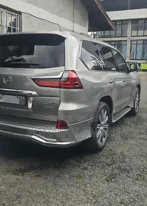 Lexus LX 570 AWD 2017 Silver