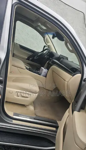 Lexus LX 570 AWD 2017 Silver